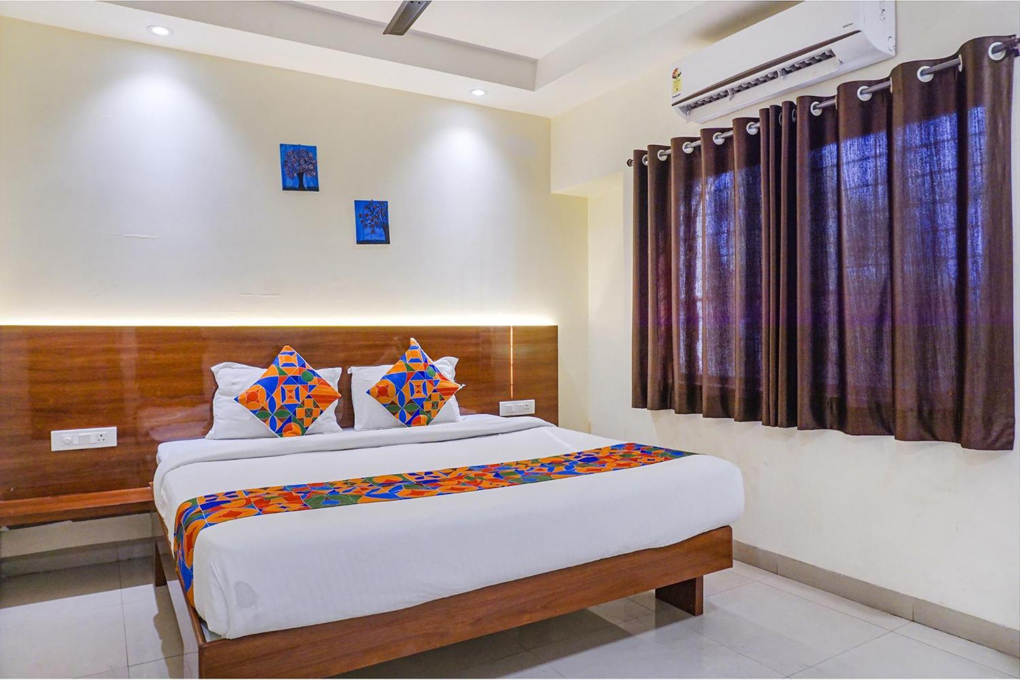 Hotel Fabhotel Phoenix 3*